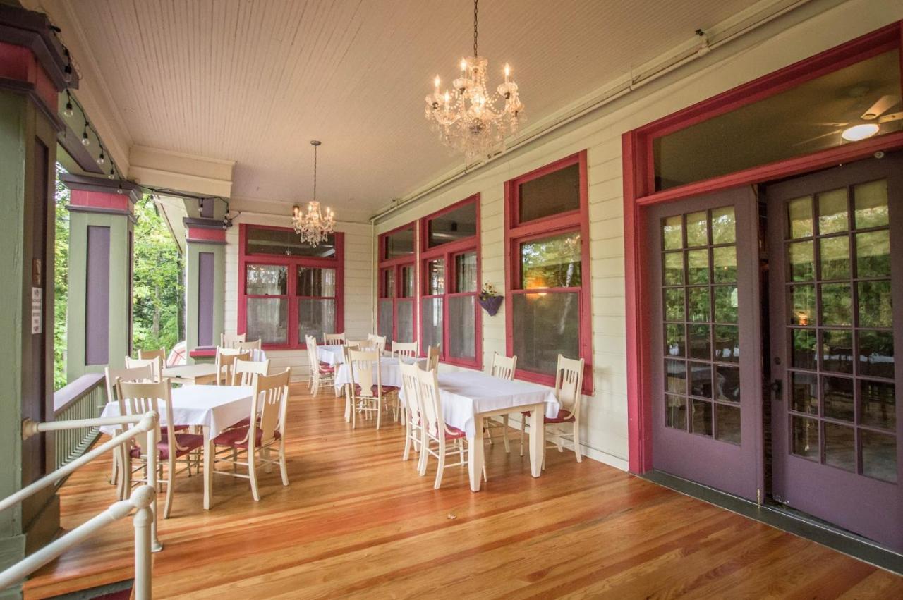 Terrace Inn&1911 Restaurant Inn 2*